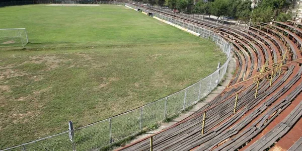 Stadionul "Extensiv" e o ruină