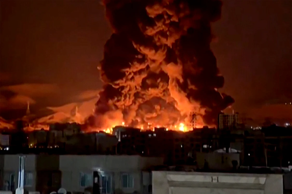 Incendiu la depozite de petrol din Iran FOTO AFP
