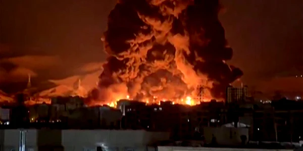 Incendiu la depozitul petrolier Shahran din Iran FOTO AFP
