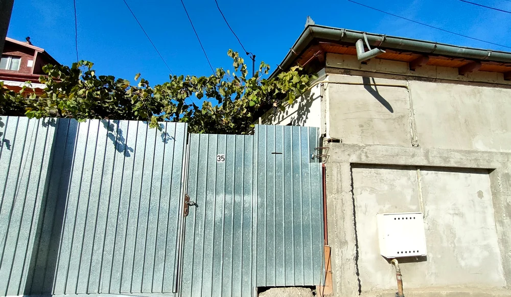 După demolarea casei lui Dej, pe strada Griviței nr 35 s-a ridicat o altă casă FOTO: C.Mazilu