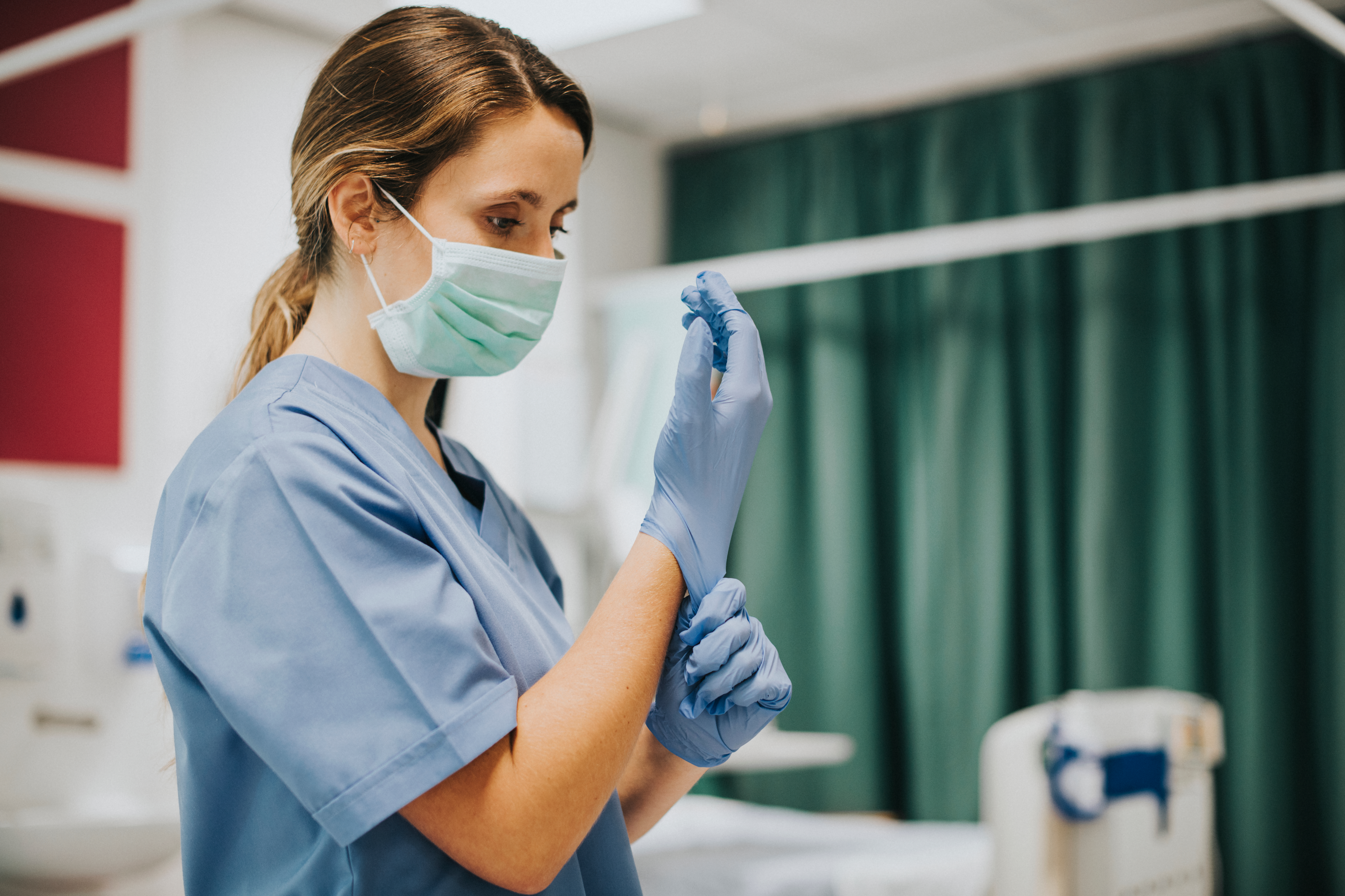 Infirmiera în vârstă de 46 de ani era din Bacăufoto: Shutterstock
