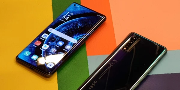 OPPO Find X2 5G si OPPO Find X2 Pro 5G FOTO Adrian Pogîngeanu