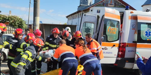 Accident cu albulanța. FOTO C.S.