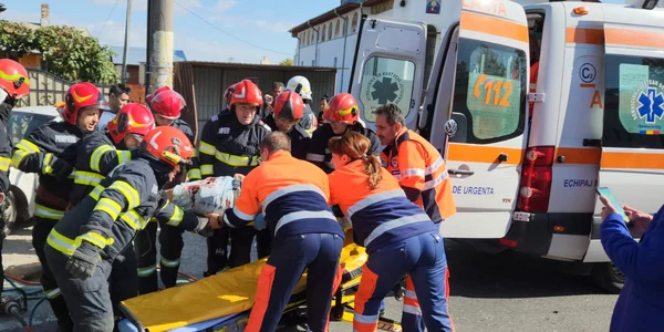Accident cu albulanța. FOTO C.S.