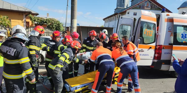 Accident cu albulanța. FOTO C.S.