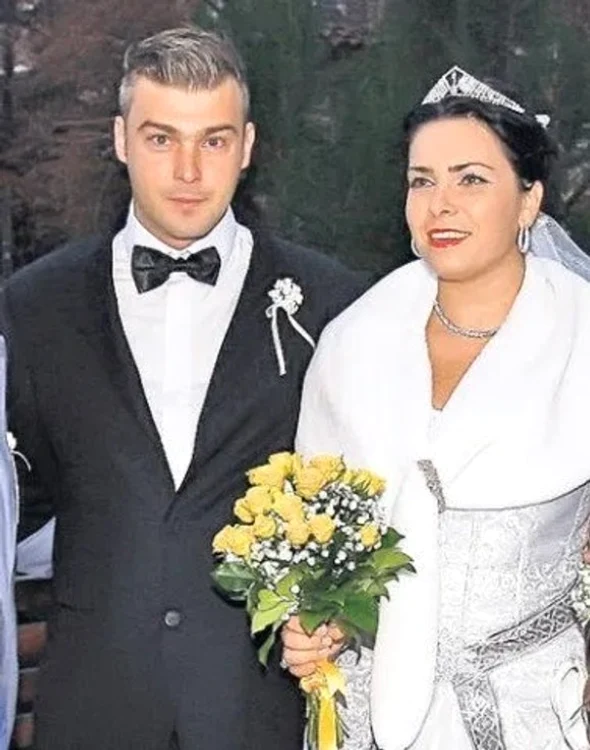 
    Dana și Sebastian s-au căsătorit în 2012 și au divorțat în 2015  