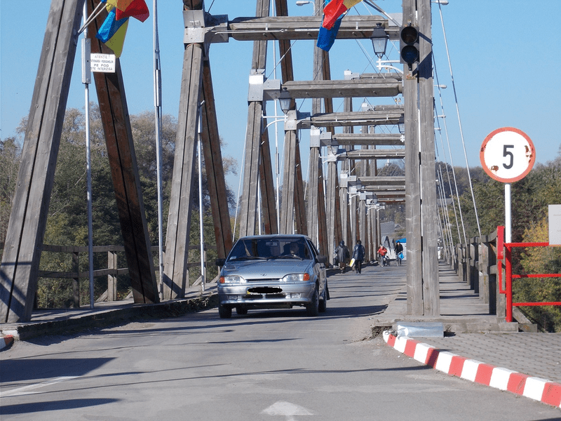 Podul istoric de la Sighet, deteriorat de Războiul din Ucraina. Traficul auto a crescut simțitor