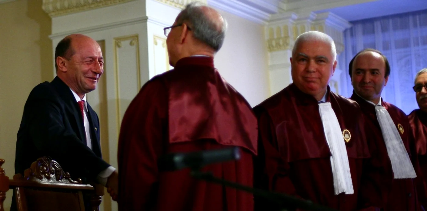 Judecătorii CCR pot decide astăzi dacă preşedintele Traian Băsescu revine la Cotroceni   Foto: Mediafax