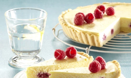 tarta cu branza si zmeura jpeg