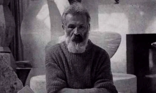 Un poet strânge semnături pentru aducerea osemintelor lui Brâncuşi în Gorj jpeg