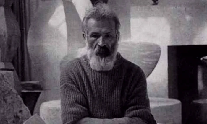 Un poet strânge semnături pentru aducerea osemintelor lui Brâncuşi în Gorj jpeg