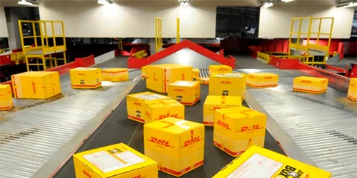 colete dhl/ FOTO:Facebook