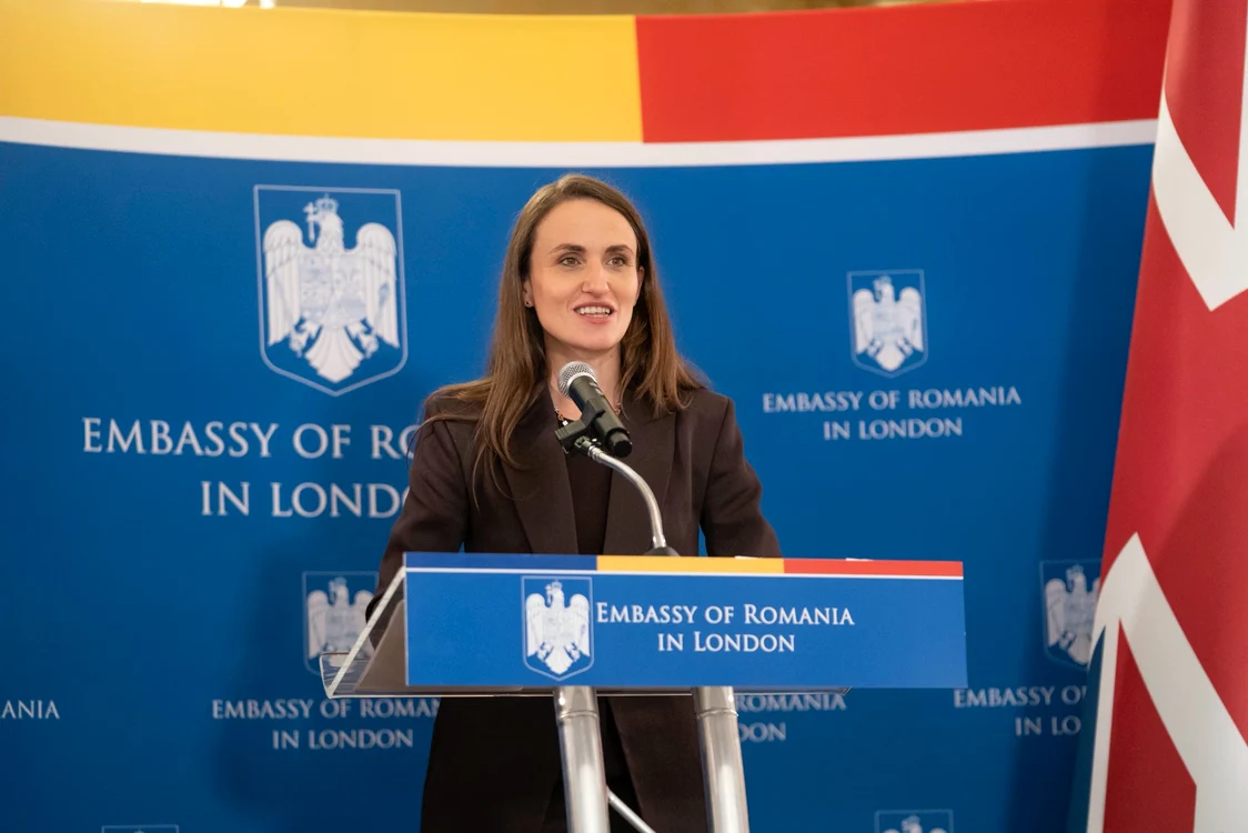 Ministrul Afacerilor Externe, la Londra. FOTO FB Oana Țoiu
