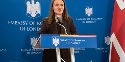 oana toiu la londra FB Oana Toiu jpg