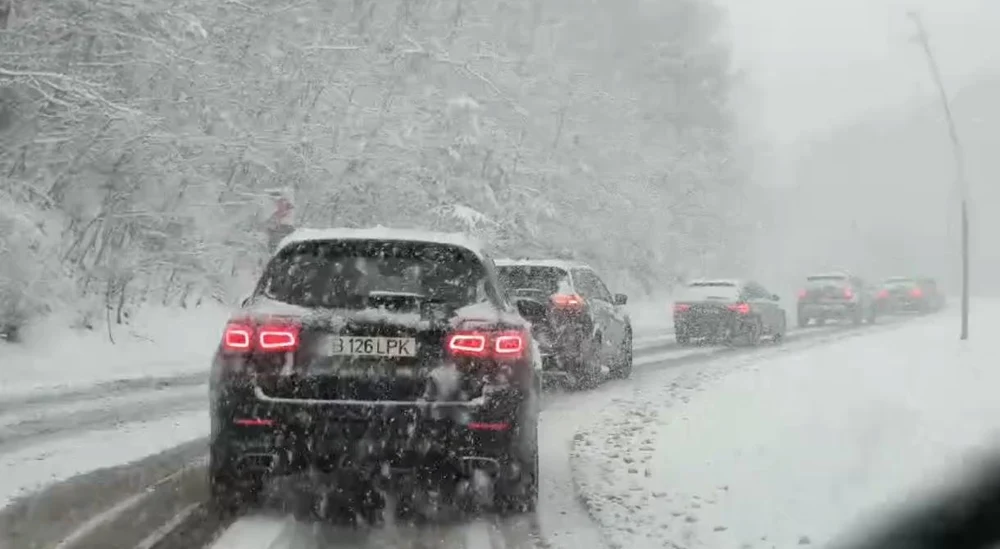 Toate drumurile din ţară sunt redeschise circulației, anunță CNAIR. Trafic în condiții de siguranță