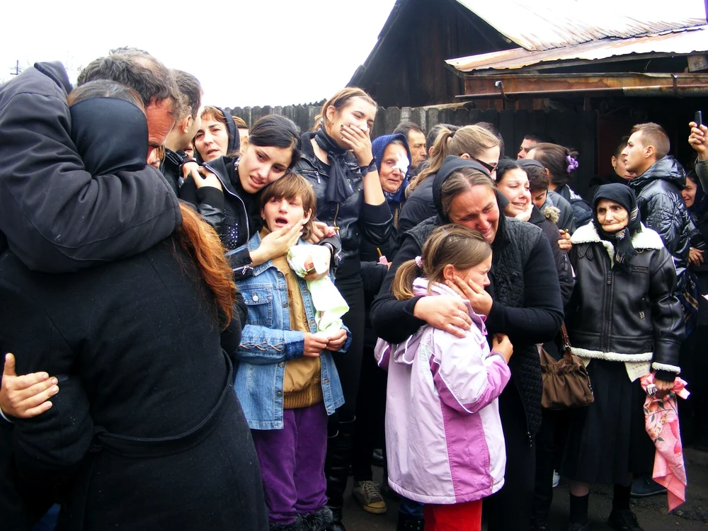 Rudele lui Adrian împietrite de durere FOTO Corina Macavei