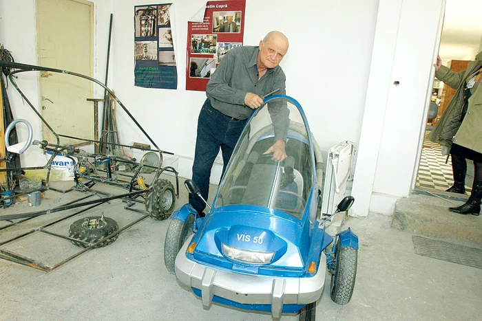 Justin Capră a lucrat acasă, într-un atelier modestFoto: Click!, Claudia Popescu