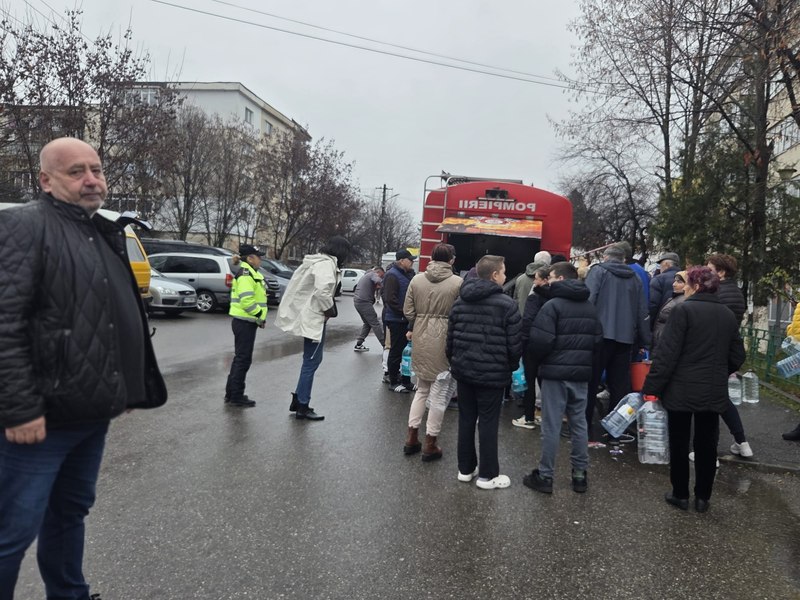 Cinci spitale din Prahova au sistat internările din lipsa apei. Bucureștiul se pregătește să preia urgenţele