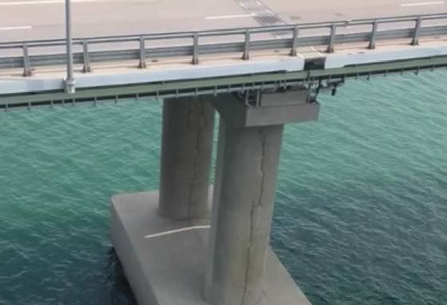 Podul lui Putin de la Kerci a început să crape. Pilonii de susținere au fisuri 