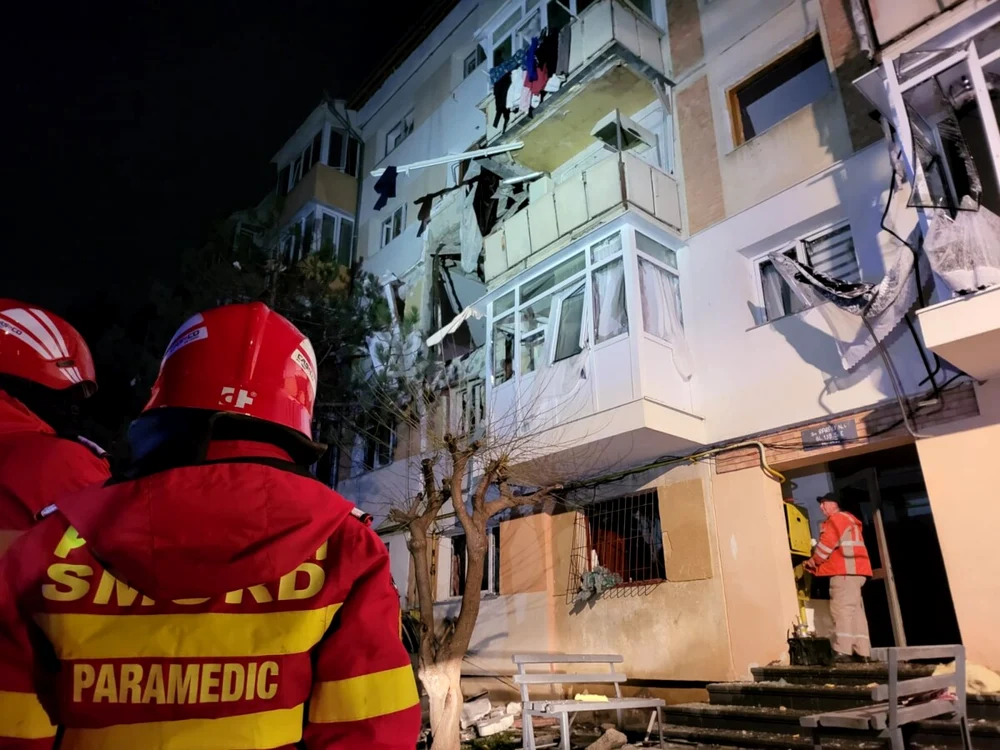 Explozie într-un bloc din Suceava FOTO: newsbucovina.ro