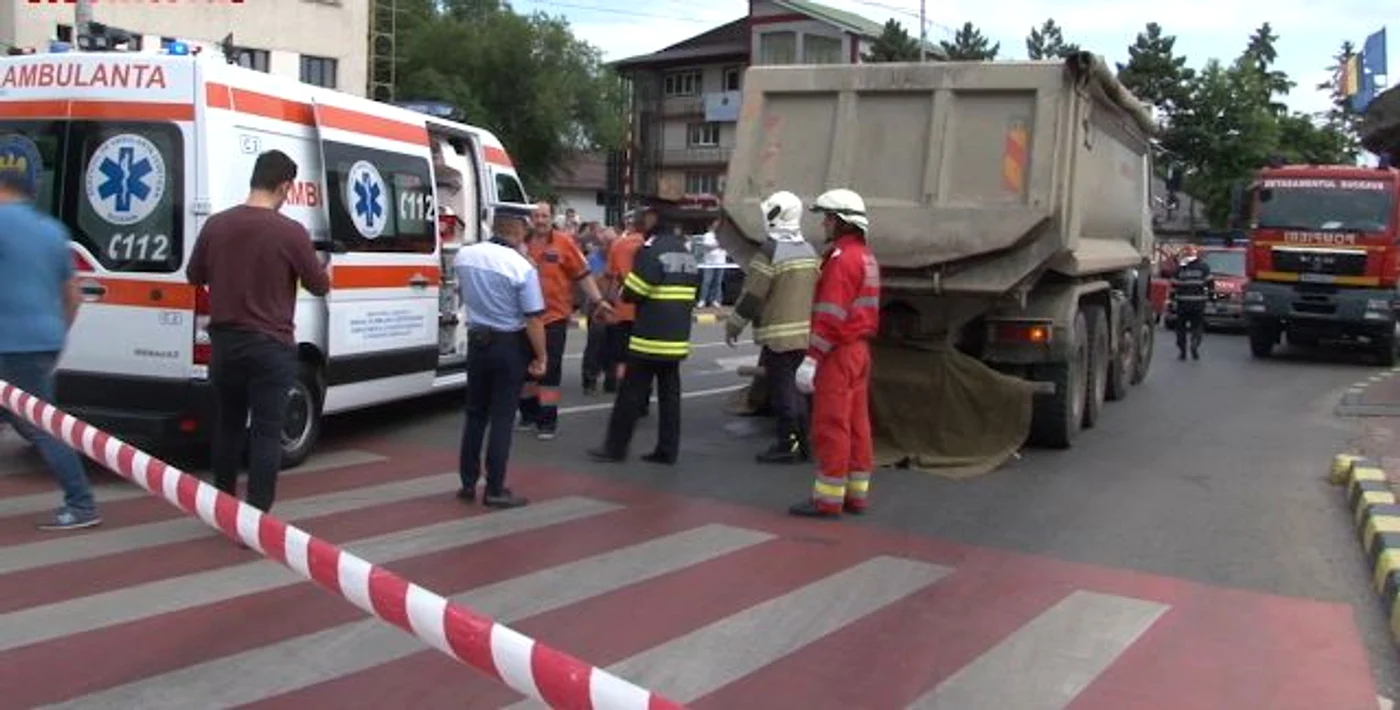 
    Autobasculanta l-a strivit pe bărbatul de 64 de ani chiar pe trecerea de pietoniFoto: Monitorul de Suceava  