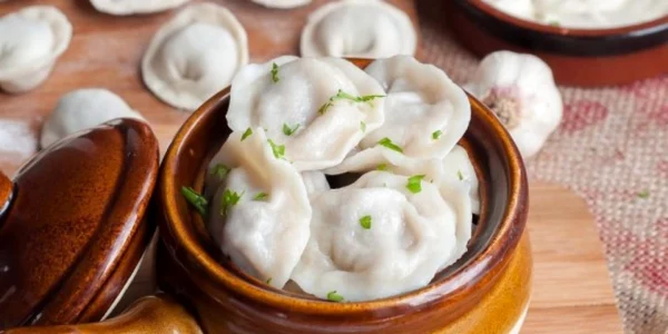 Colţunaşi cu carne. Reţetă rusească (pelmeni)