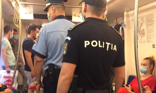 Autoritățile s au asigurat că pasagerii poartă măștile de protecție în mod corespunzător jpeg