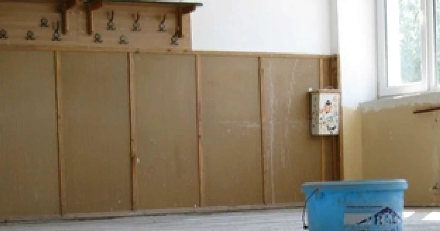Galaţi: Alarmant! Liceul "Mihail Kogălniceanu este în pericol să rateze noul an şcolar