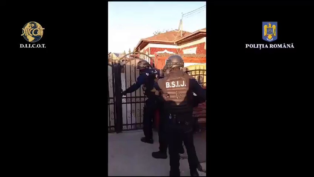 Rețea internațională de trafic de migranți, destructurată. Cât îi costa pe migranți călătoria către Vestul Europei VIDEO
