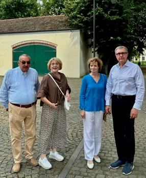 Majestatea Sa Margareta și Principele Radu la Castelul Săvârșin cu Mircea Borbora și soția sa, august 2024. FOTO: Casa Majestății Sale