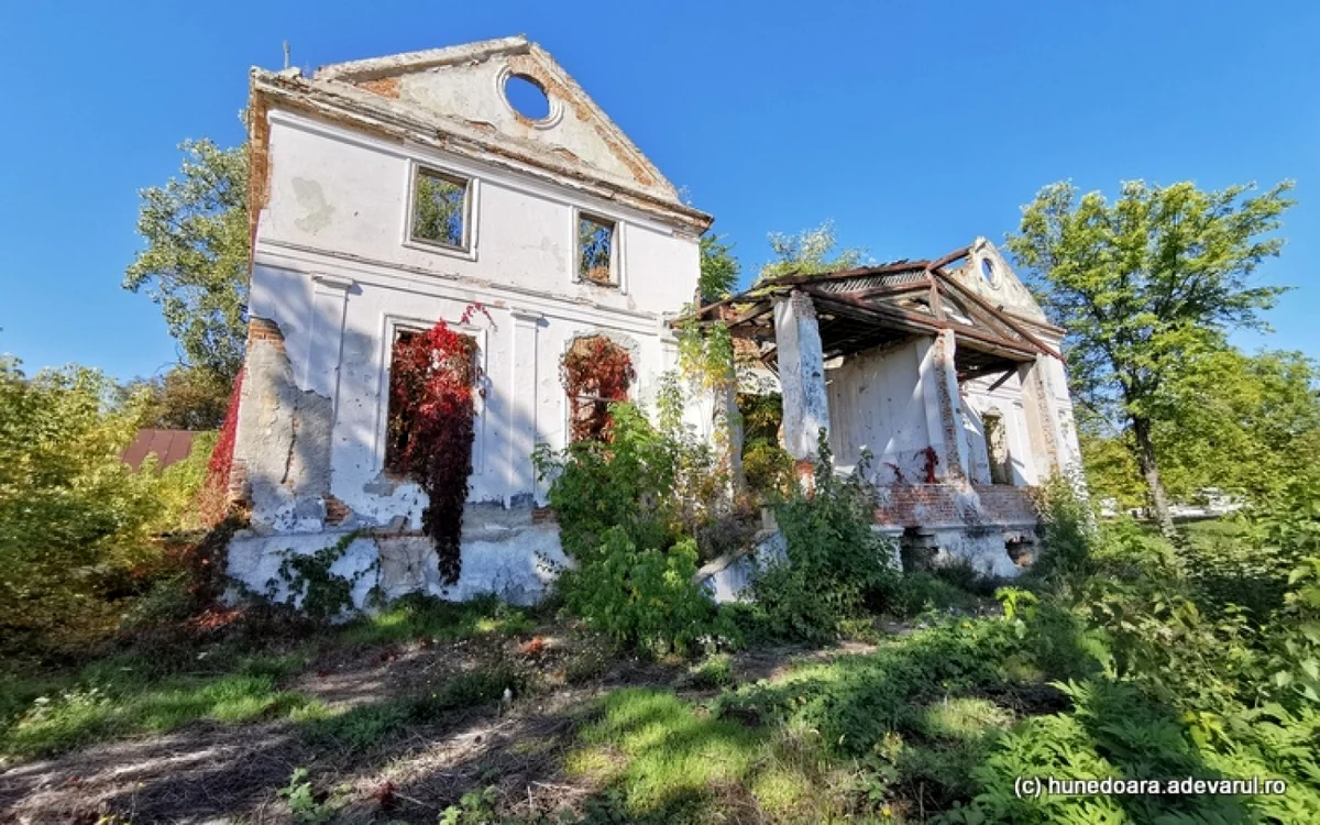 Fosta casa de oaspeţi a Uzinelor de Fier. FOTO: Daniel Guţă. ADEVĂRUL