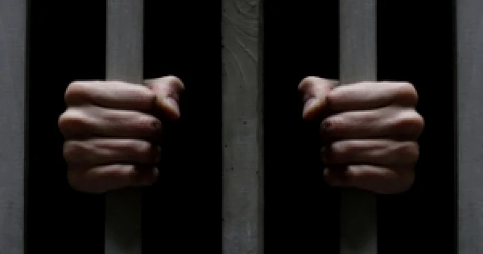Galaţi: Patru tineri şi-au unit forţele ca să fure un telefon mobil