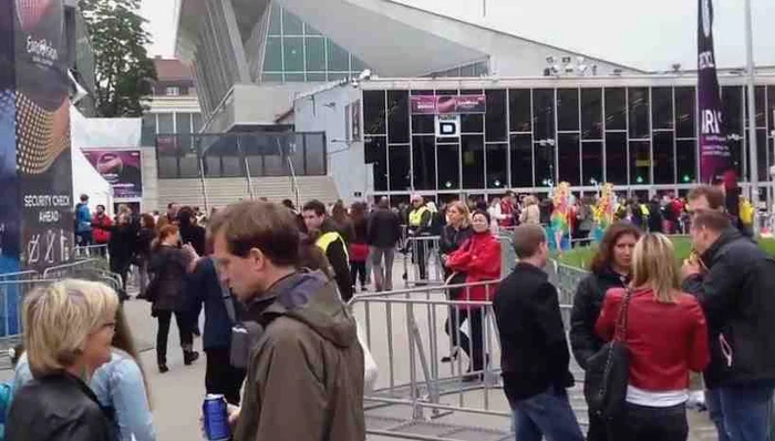 
    Conchita, în timpul repetiţiilor generale de vineriFoto Click!  