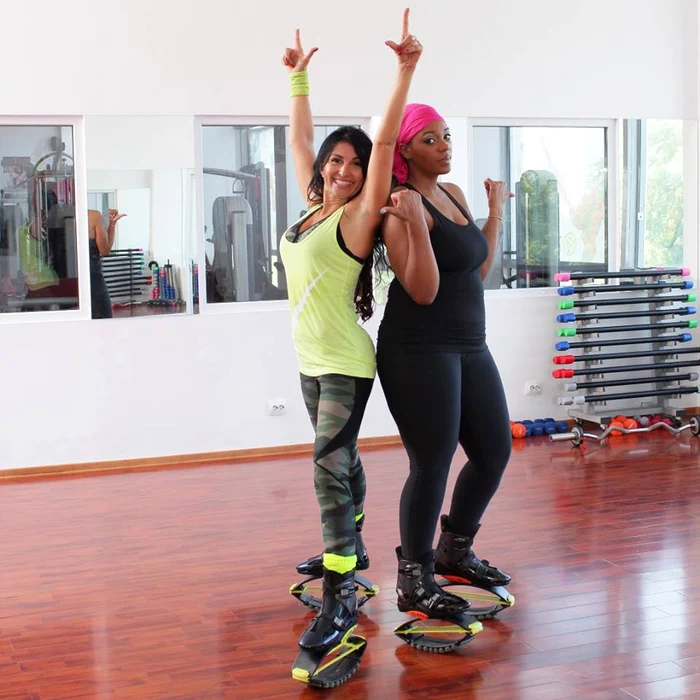 Julie Mayaya a lucrat intens la silueta ei cu Kinga Sebestyen, cunoscuta antrenoare de fitness