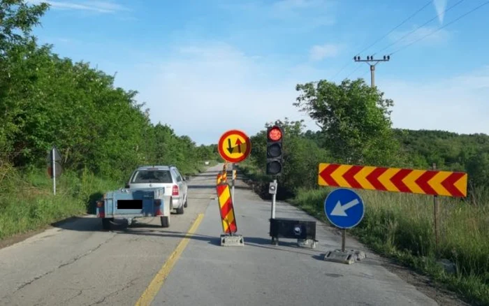 Mulţi şoferi nu respectă restricţiile de trafic.ARHIVĂ.