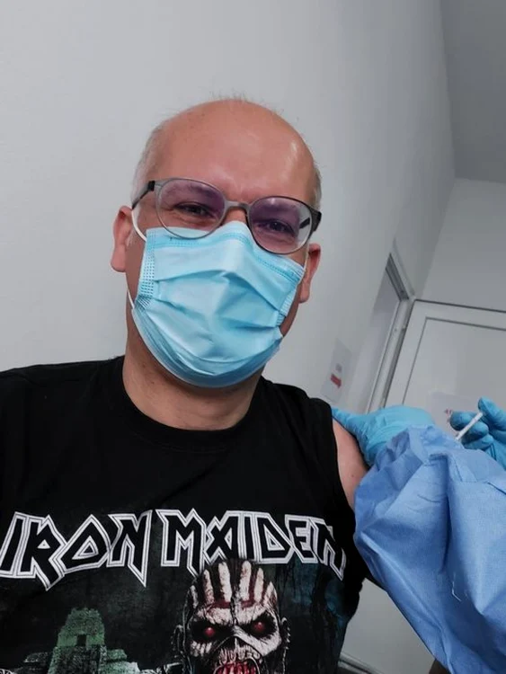 Un cetăţean străin a fost entuziasmat de faptul că s-a putut programa şi vaccina în România.