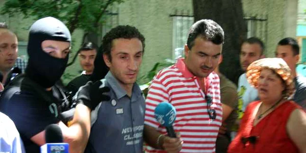 Florentin Puşcoiu a fost adus la apartamentul său pentru percheziţie