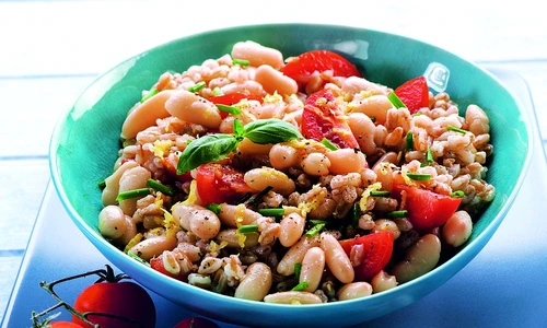 salata de orez cu legume si fasole jpeg