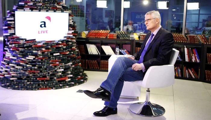 Profesorul Daniel Dăianu, prim-vicepreşedinte al Autorităţii de Supraveghere Financiară, a vorbit la Adevărul Live despre perspectivele economice ale României în noul an FOTO Eduard Enea