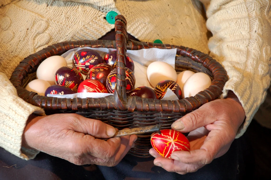 Ouă încondeiate în Maramureș FOTO Daniela Stănoiu Centrul Culturii Tradiționale Maramureș