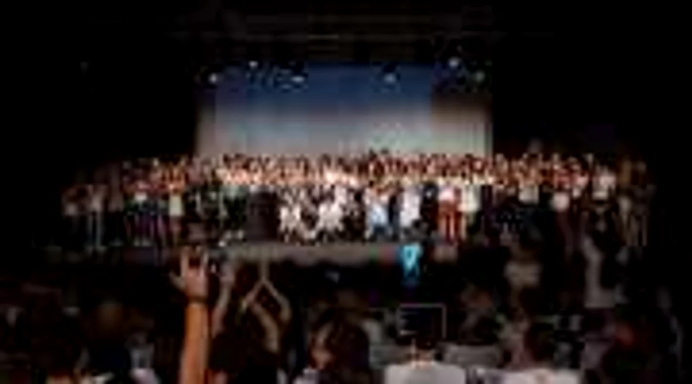 O  parte din echipa de organizatori a festivalului,  la gala de încheiere Ideo Ideis, 2016                                        FOTO: https://www.facebook.com/ideoideis/