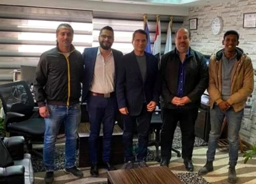
    Ezz El-Din Bahader (centru) va fi cel mai bătrân fotbalist din lumeFOTO: Federația Egipteană de Fotbal  