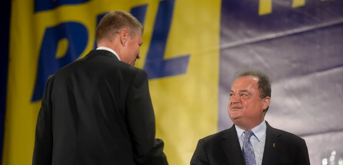 Klaus Iohannis şi Vasile Blaga au bătut palma pentru o fuziune între PNL şi PDL Foto: Mediafax