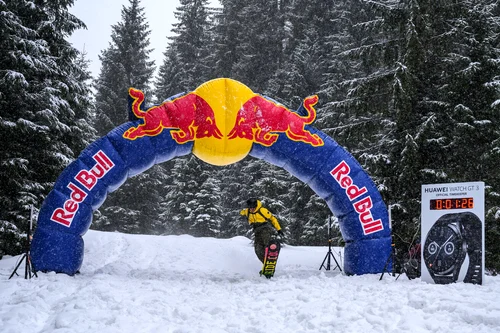 Red Bull Oslea Hike & Ride are loc în perioada 17 - 18 februarie. FOTO: Red Bull
