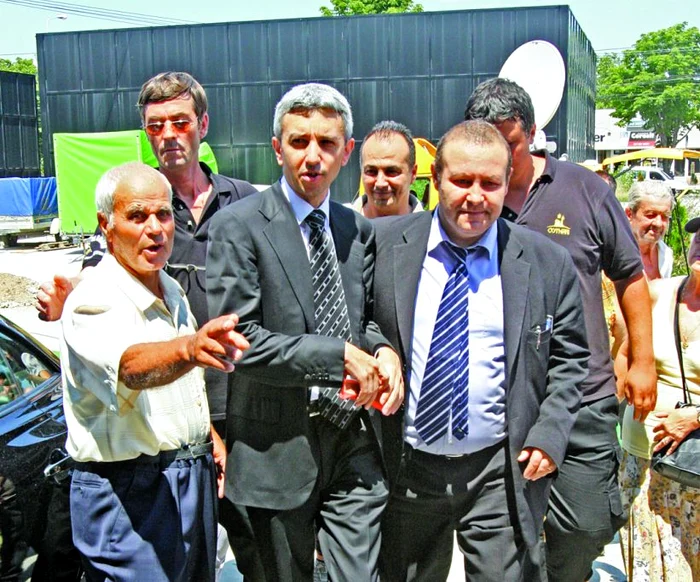 A fost escortat în sediul televiziunii de simpatizanţi şi avocatul Daniel Fenechiu