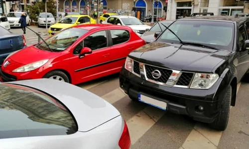 parcare pe strada prin capitala jpeg
