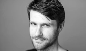 „Frustrare, nelinişte, nesiguranţă – asta mă caracterizează!“ – interviu cu actorul Radu IACOBAN jpeg