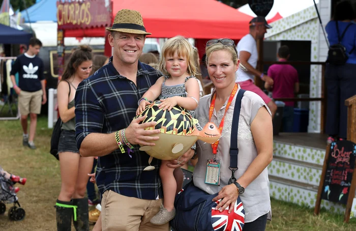 Mike și Zara Tindall, alături de fiica lor, Mia