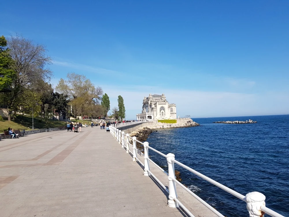 Faleza Cazinoului din Constanţa  foto: Călin Gavrilaş