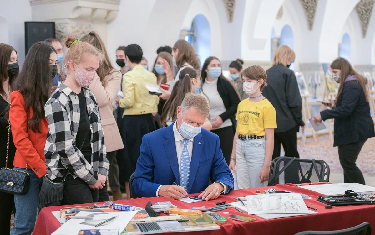Cotroceni Creativ Junior alaturi de Klaus Iohannis FOTO presidency